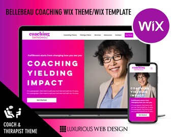 Op de afbeelding: Een roze en paarse website-ontwerptemplate voor coaches en therapeuten. De website bevat een grote afbeelding van een lachende vrouw en de tekst "Fulfillment starts from changing how you see you COACHING YIELDING IMPACT". De website is ontworpen om er luxueus en professioneel uit te zien.