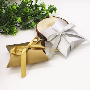 200 Silver Gold Pillow Boxes Mini Wedding Favour Boxes Wedding Gift Boxes Birthday Party Christening Gift Boxes Candy Chocolate Sweets Box