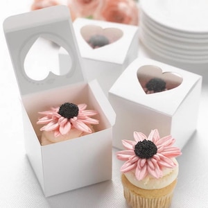 100 boîtes de cadeau de mariage blanches à fenêtre découpée en forme de coeur d'amour | Coffrets Cadeaux De Mariage Soirée Coffret Cadeau De Baptême | Boîte de cupcakes macarons au chocolat et aux bonbons