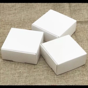 100x Bomboniere di carta bianca Biscotti Caramelle Cioccolatini Bomboniere / Scatola regalo per matrimonio Compleanno Festa Battesimo / Scatola per imballaggio di prodotti di sapone per gioielli