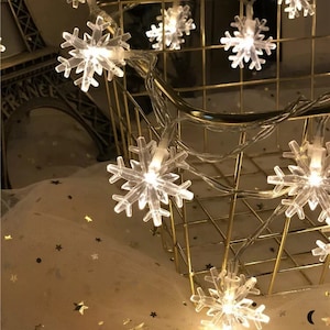 Warm White or Cool White Battery Operated LED Snowflake Party Fairy Lights • Birthday Wedding Light Decorations Christmas Cafe Kids Room Bar