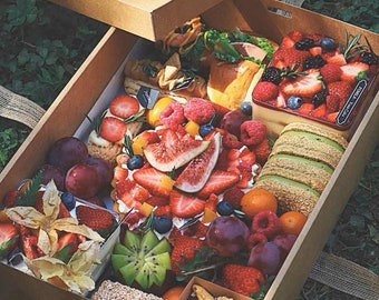 Caja de contenedor de picnic de cartón Kraft de 25 piezas, bandeja y tapa desechables para pastoreo de catering para fiestas con ventana, caja de regalo para fiesta de boda, caja para llevar