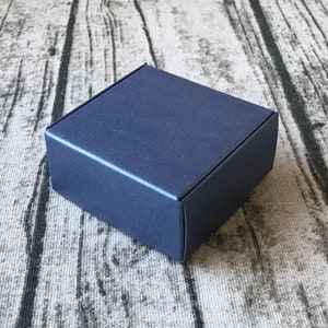 100 coffrets cadeaux bleu marine • Coffrets cadeaux 40e, 50e anniversaire baptême anniversaire • Boîtes d'emballage de produits • Bougies savon sucrées