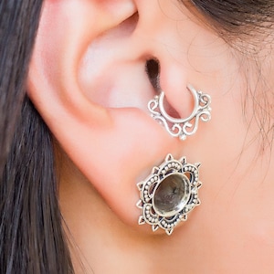 Tragus Earring, Daith Earring, Conch Piercing, Helix Earring, Cartilage Earring, Tragus Hoop, Tragus Jewelry