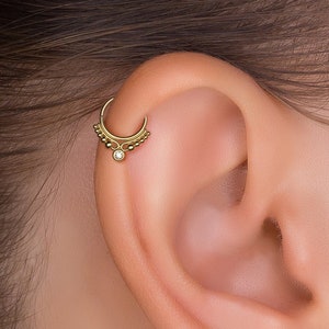 Unieke Helix hoepel, sierlijke Diamond hoepel, Helix piercing, Tribal Helix hoepel, gouden kraakbeen hoepel, Indiase Huggie hoepel, minimalistische sieraden