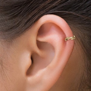 Dainty cartilage piercing store