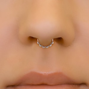 Septum piercing small hoop sales