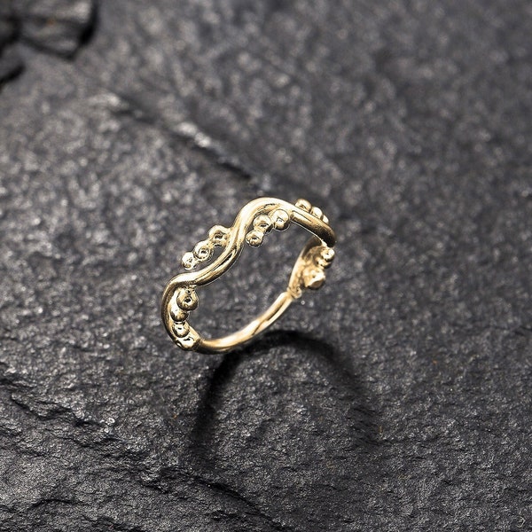 Gold Curved Helix Hoop, Granulated Hoop Earring, Helix Ring, Cartilage Earring, Unique Huggie Hoop Ring, Helix Piercing, Tragus Piercing