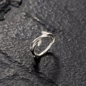 Silver Twist Nose Hoop, Nose Jewelry, Leaf Nose Ring, Dainty Nose Hoop, Braided Nose Hoop, Nose Piercing, Rope Nose Ring, Unique Nose Hoop