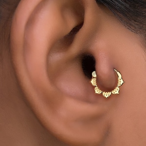 Lotus Tragus Clicker, 8mm Tragus Earring, Tragus Hoop, 18K Gold Vermeil Tragus Ring, Tragus Piercing, Minimalist Hoop, Tragus Jewelry