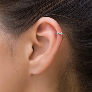 Silver Cartilage Hoop, Helix Earring, Daith Piercing, Tragus Piercing, Cartilage Jewelry, Helix Hoop, Tragus Earring, Cartilage Earring