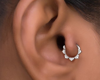 Tiny Tragus Earring Clicker, Silver Tragus Hoop, Minimalist Tragus Piercing, Dainty Tragus Earring, Tragus Jewelry, Clicker Hoop