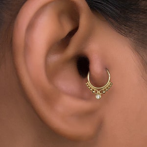 Unieke diamanten hoepel, diamanten hoepel, tragus piercing, tribal helix hoepel, gouden kraakbeen hoepel, Indiase knuffel hoepel, minimalistische sieraden