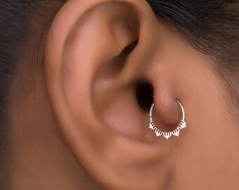 Silver Minimalist Tragus Earring, Dainty Tragus Hoop, Indian Helix Hoop, Cartilage Earring, Delicate Tragus Earring, Unique Tragus Earring