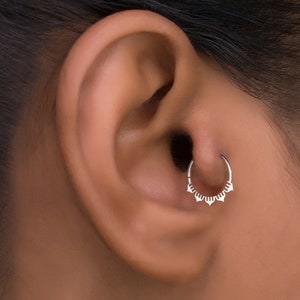 Silver Minimalist Tragus Earring, Dainty Tragus Hoop, Indian Helix Hoop, Cartilage Earring, Delicate Tragus Earring, Unique Tragus Earring