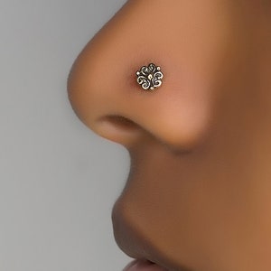Tiny Flower Nose Stud. Nose Ring. Nose Jewelry. Nose Stud Gold. Nose Stud. Nose Ring Stud. Flower Nose Stud. Nose Piercing. Indian Nose Stud