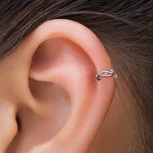 Unique Leaf Cartilage Hoop Piercing, Silver Leaf Helix Hoop, Leaf Huggie Hoop, Leaf Tragus Hoop,  Snug Fit Small Hoop Earring