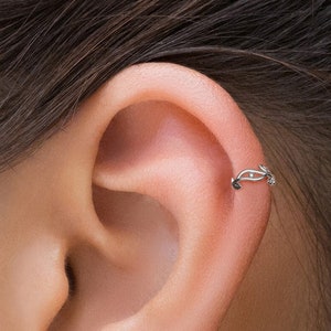 Leaf Cartilage Hoop Piercing, Leaf Helix Hoop, Cartilage Jewelry, Helix Piercing, Helix Hoop Earring, Small Cartilage Earring