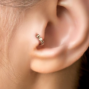 Tragus Earring, 14K Gold Tragus Jewelry, Tragus Piercing, SINGLE Diamond Hoop Earring, Chain Tragus Hoop, 14K Gold Piercing Jewelry