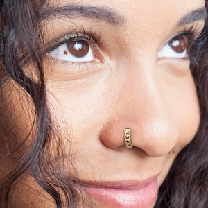 Gold Nose Jewelry, Chain Nose Ring, Nose Ring Hoop, Nose Ring Clicker, Punk Nose Piercing, Unique Nose Ring, Modern Nose Hoop