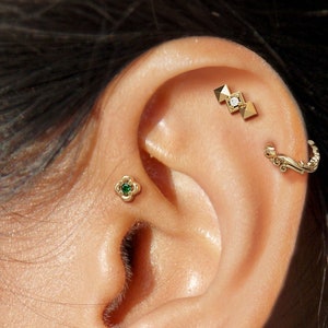 14k Solid Gold Flower Emerald Internally Threaded Labret Stud Earring, 16 Gauge, Conch Tragus Cartilage Helix Piercing, Dainty Tiny Earring