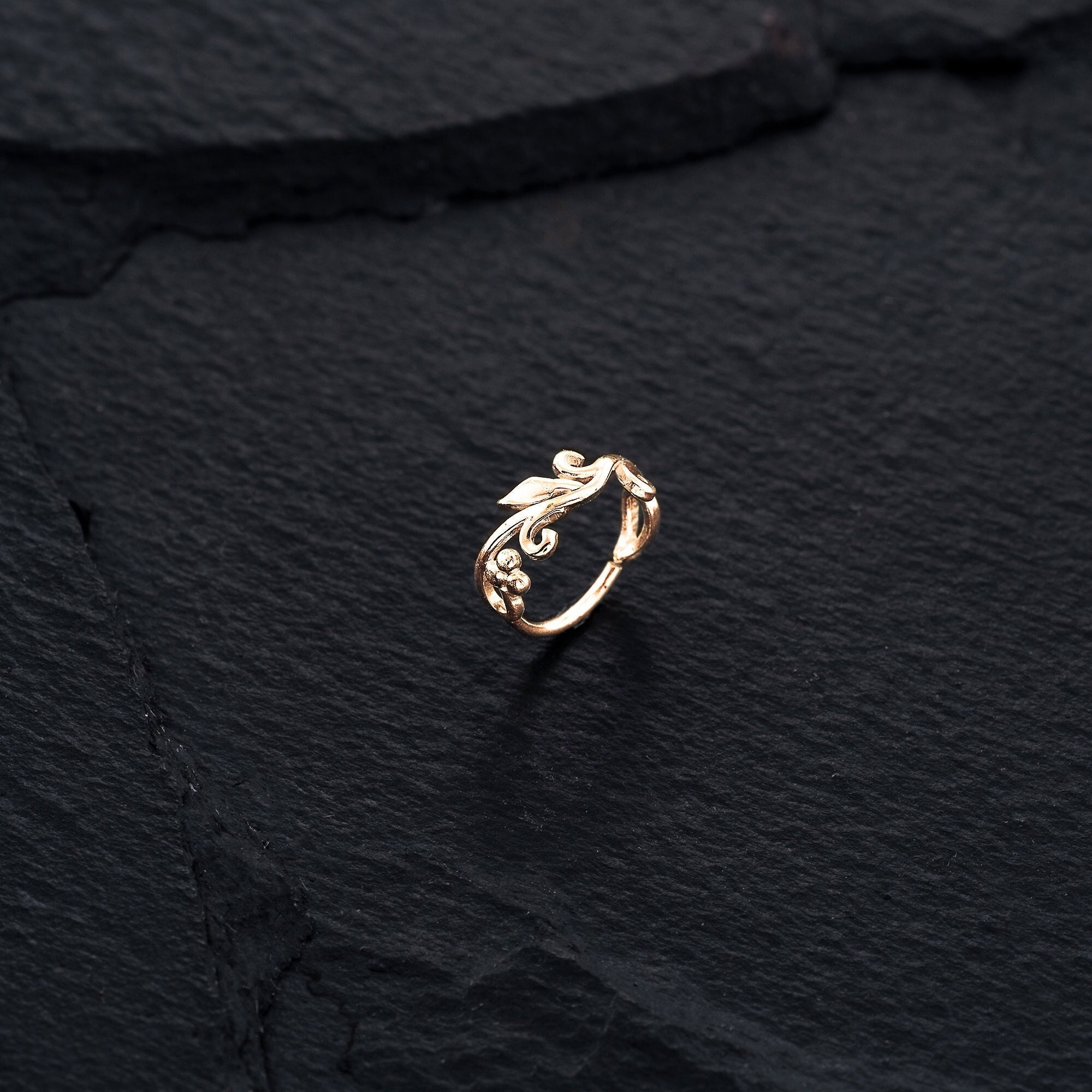 14K Rose Gold Leaf Helix Hoop, Gold Helix Ring, Tiny Cartilage Hoop, Helix Piercing, Nature Inspired Hoop, Pierced Ear, Boho Leaf Jewelry