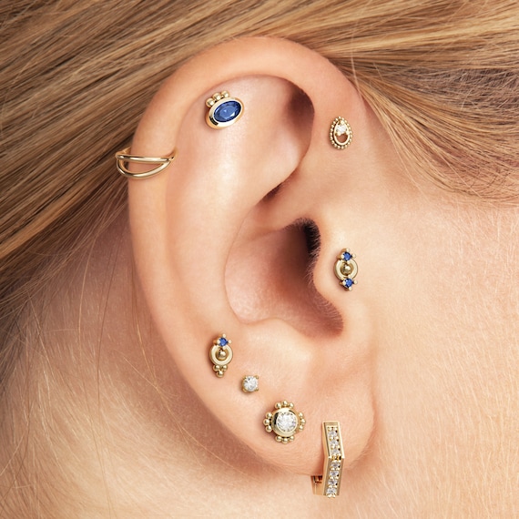 サファイアピアス、オーバルカットサファイア軟骨ピアス、14Kゴールド