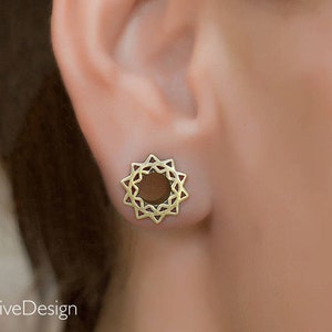 Gold Flower Mandala Ear Tunnel. 6mm-2g Tribal Ear Tunnel. Plags Gauges. 2g Tunnel. Gauge jewellery. brass ear tunnels