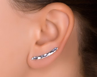 Pendientes trepadores martillados, pendientes trepadores de plata, pendientes de plata, plata de ley