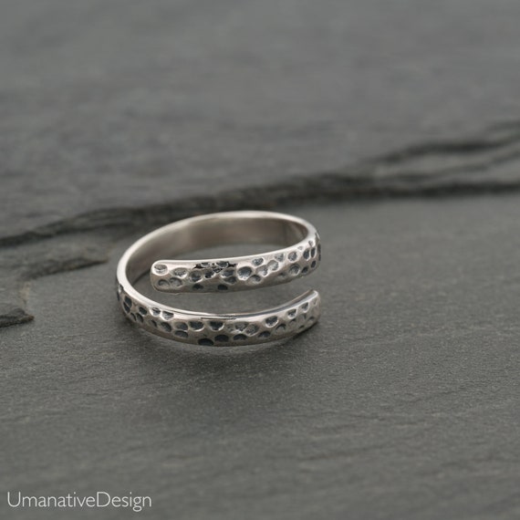 toe ring vintage style above knucle adjustable open solid silver ring present