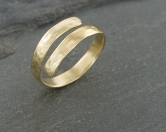 Wikkel rond duimring, gouden gehamerde ring, verstelbare wikkelring, minimalistische teenringen, moderne Midi-ringen, knokkelring, stapelringen