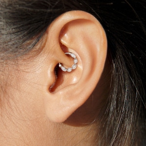 Daith Jewelry 14K White Gold, Unique Daith Earring, Twist Daith Hoop, Rope Daith Ring with Diamonds, Minimalist Piercing Jewelry