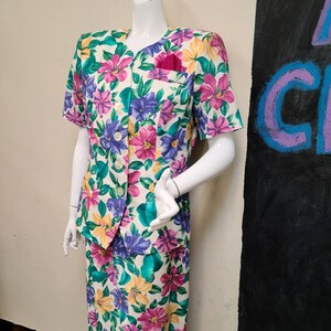 Vintage Floral Multi Color Skirt Two Piece Suit Size 14