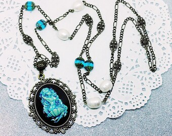 Maxi necklace with blue sea nynph cameo pendant, turquoise glass beads and chunky freshwater pearls