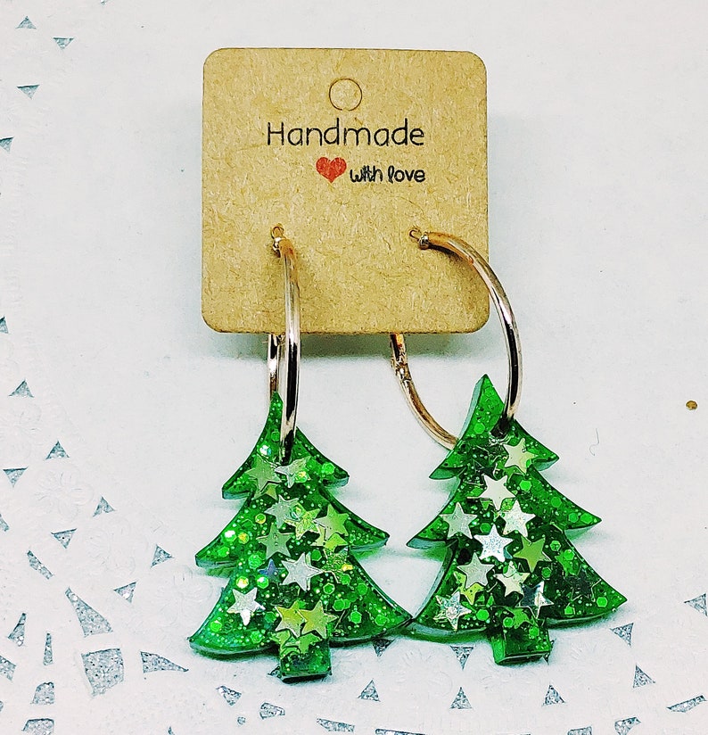 Christmas tree epoxy resin hoop earrings colorful Xmas jewelry with holographic glitters inclusions zdjęcie 5