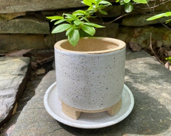 Small Pottery Planter with Feet and Matching Saucer, Speckled White