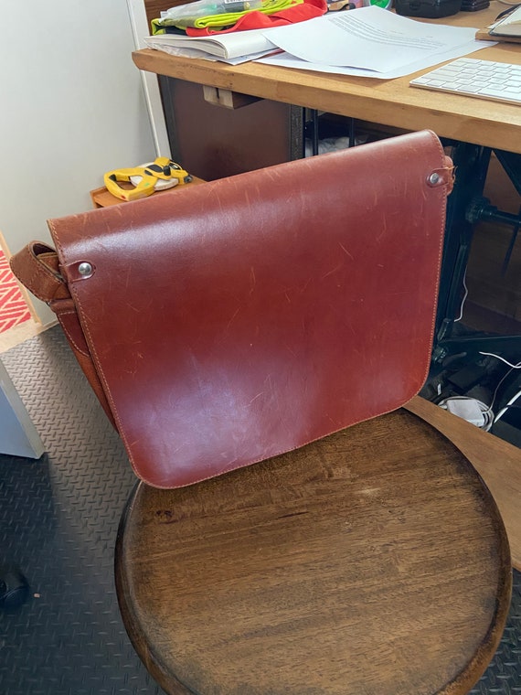 Vintage COLE HAAN leather messenger bag - image 2