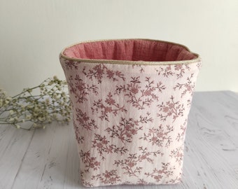 Storage basket in double gauze Oeko-tex fabric, ideal for the changing table, the bathroom, or pocket.
