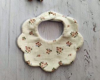 Bib flower