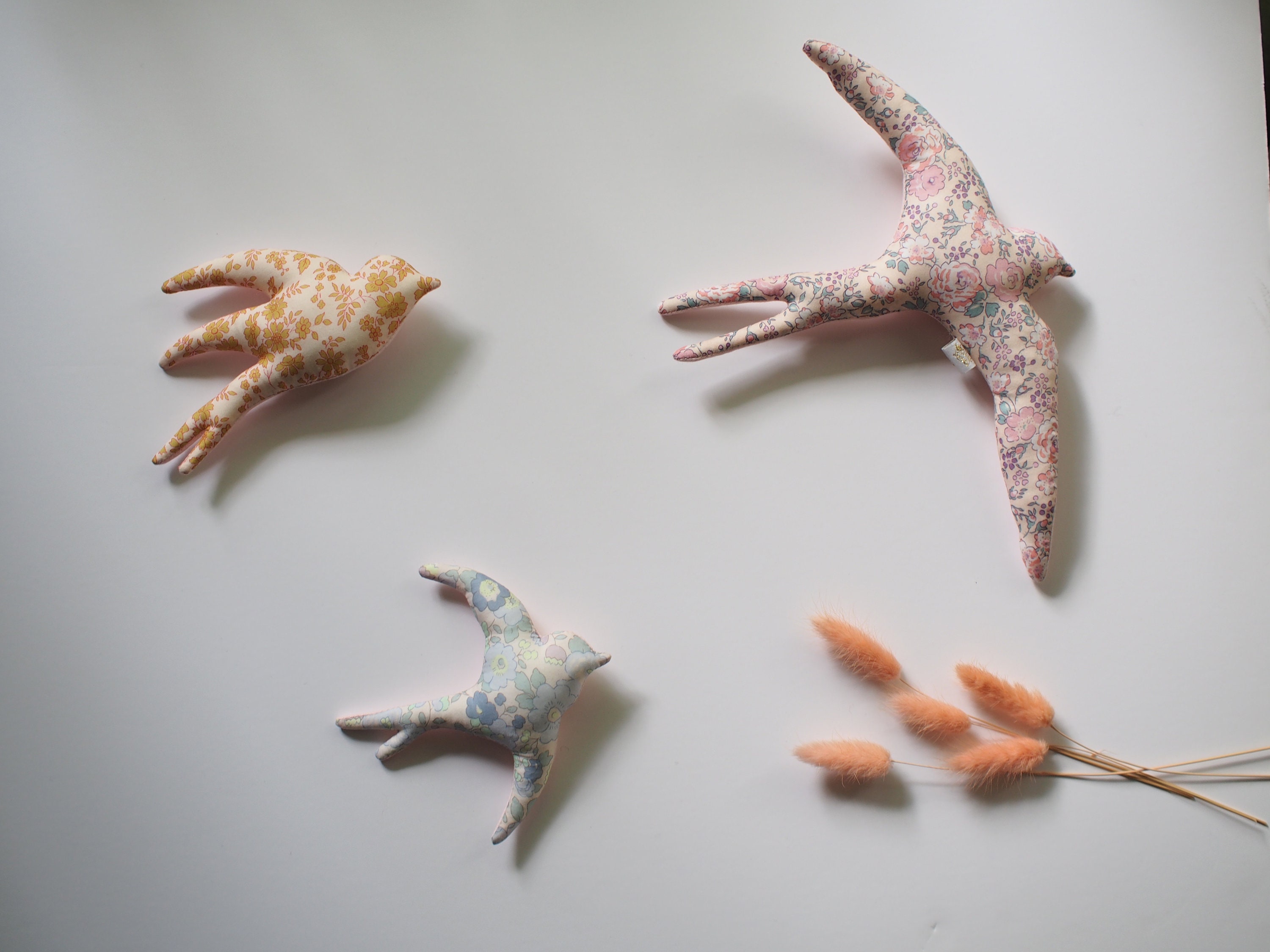 Hirondelles en Tissu Liberty à Suspendre - Déco Chambre d'enfant, Décoration Intérieur Romantique.