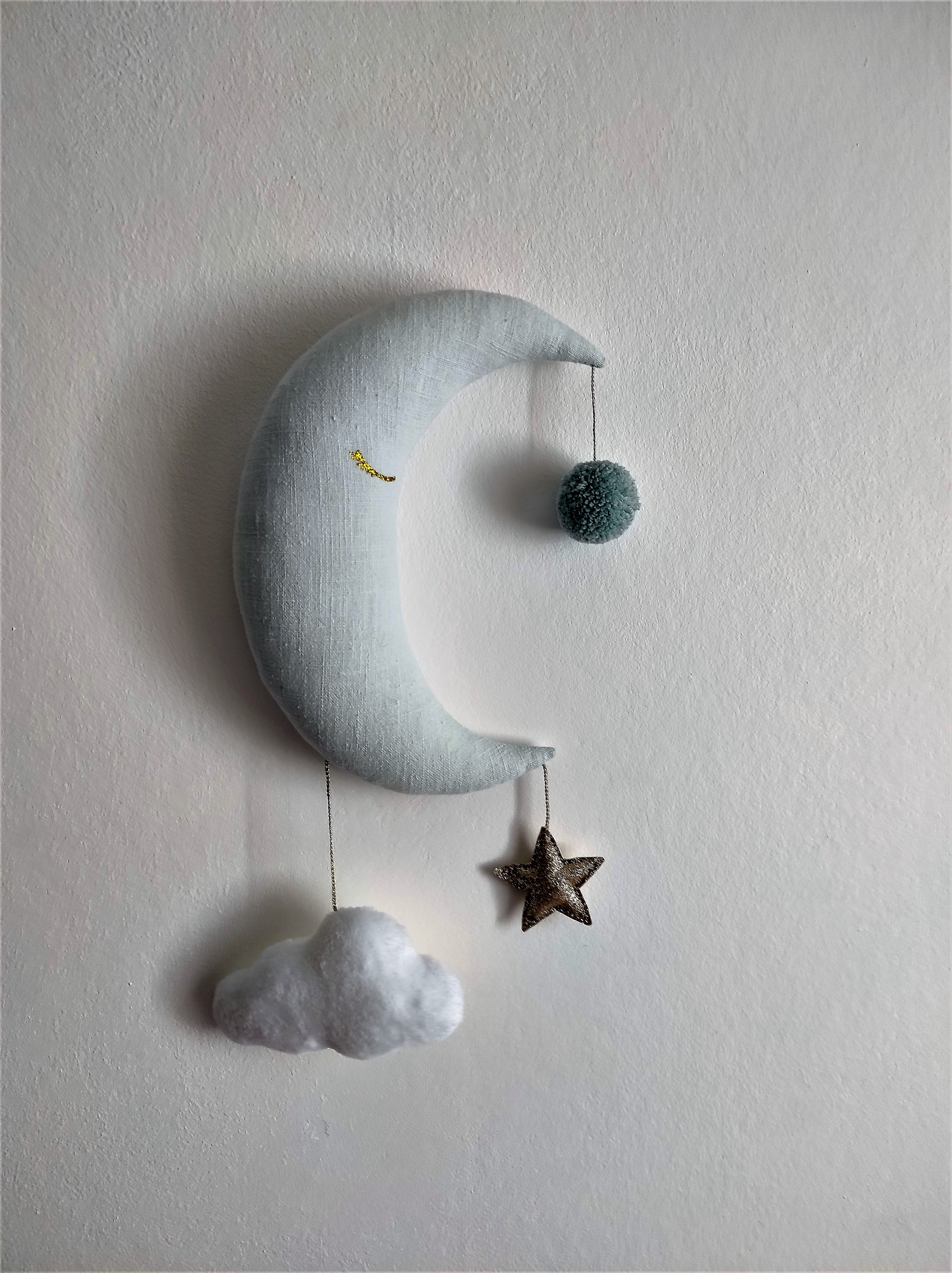 Lune avec Étoile, Nuage et Pompon. Décoration Chambre Bébé Enfant.