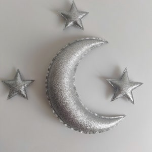 Glittery silver moon in imitation leather. image 2