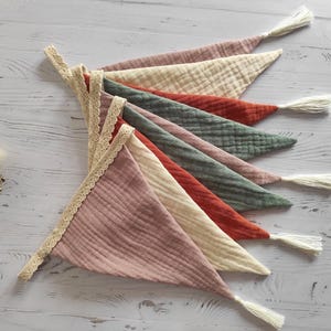 9 pennant garland, double gauze fabric, lace trim.