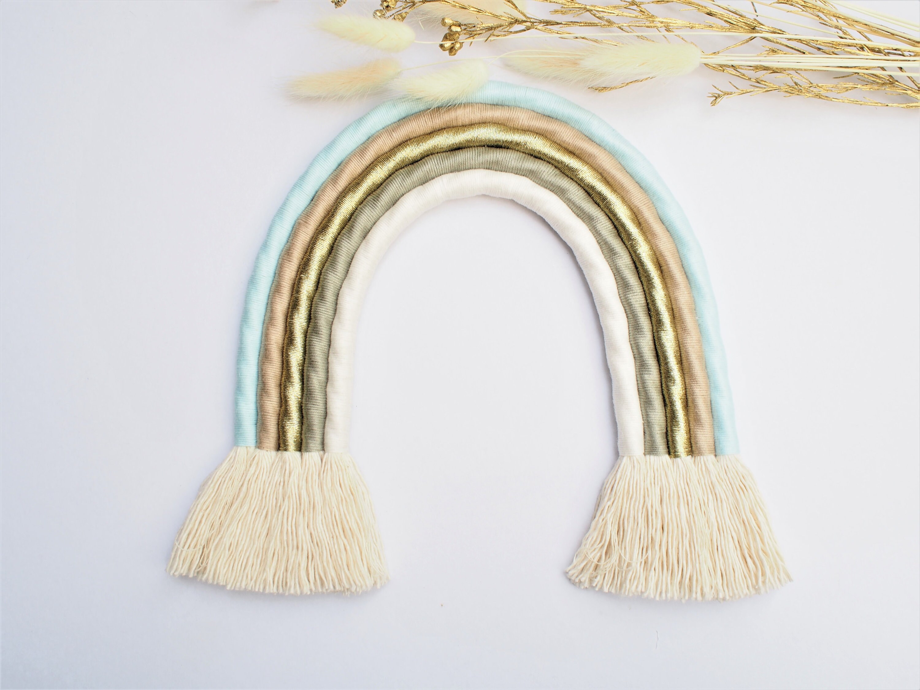 Suspension Murale Arc en Ciel Macramé et Coton, Décoration Bohème, Déco Douce Poétique.