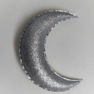 Glittery silver moon in imitation leather. image 6