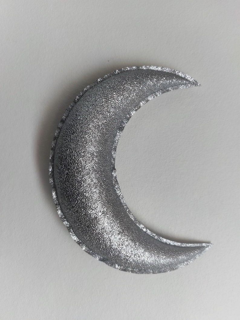 Glittery silver moon in imitation leather. image 6