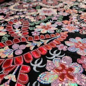 Schwarz Stretch Schwarz Samt Rot schillernde Pailletten Hologramm Stickerei Blumen-Blumen-Stoff Verkauft Schüttgut Kleid Abschlussball Braut Abendkleid