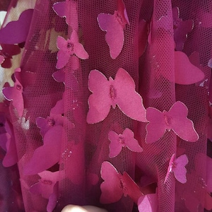 Burgund Spitze 3d Satin Schmetterlinge bestickt auf Mesh Braut Stoff verkauft Bulk Stock Kleid Quinceaera Prom Kleid süß 16