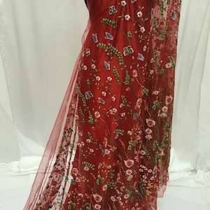 Burgund Hand Perlen Spitze Stoff Garten Blumen grün rosa Schmetterlinge burgund Mesh-Gewebe verkauft Schüttgut Kleid Quinceaño Abschlussball