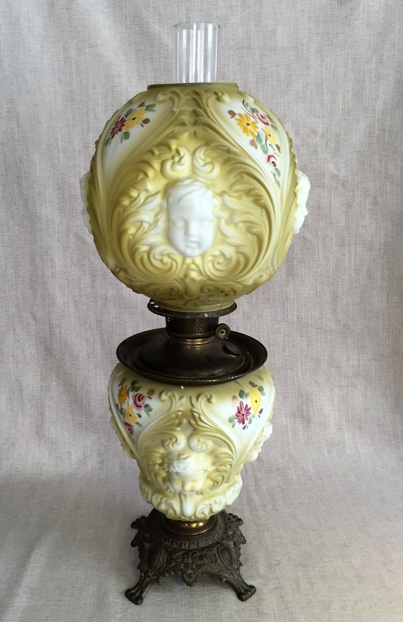Antique Gone With The Wind Puffy Oil Lamp Parlor Image 0